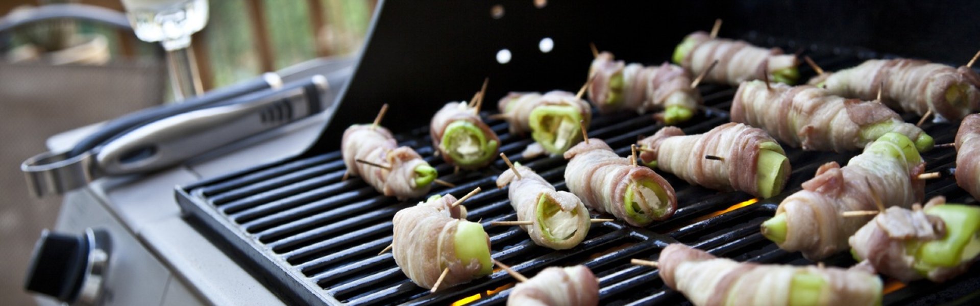 Grill és koktél party a napozóteraszon