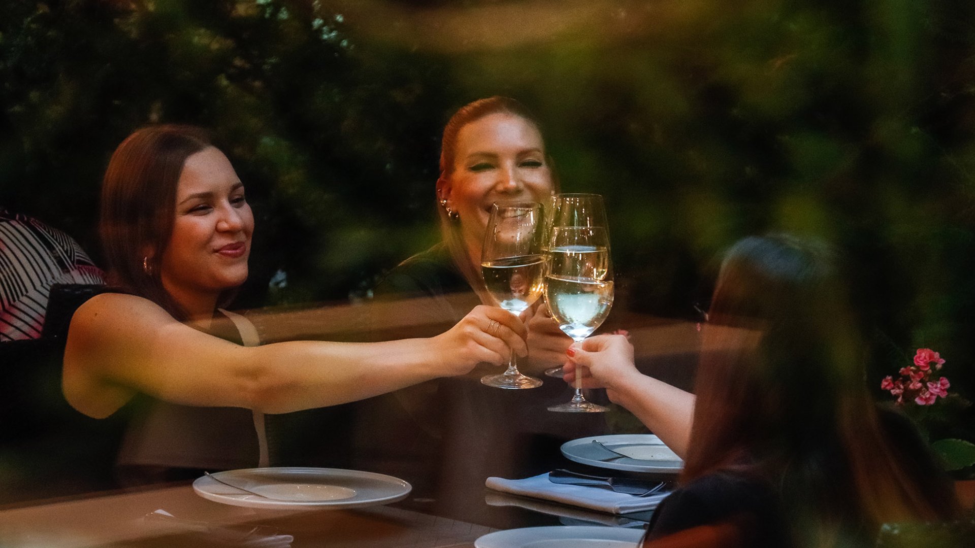 Terasznyitó grillezés és fröccsözés