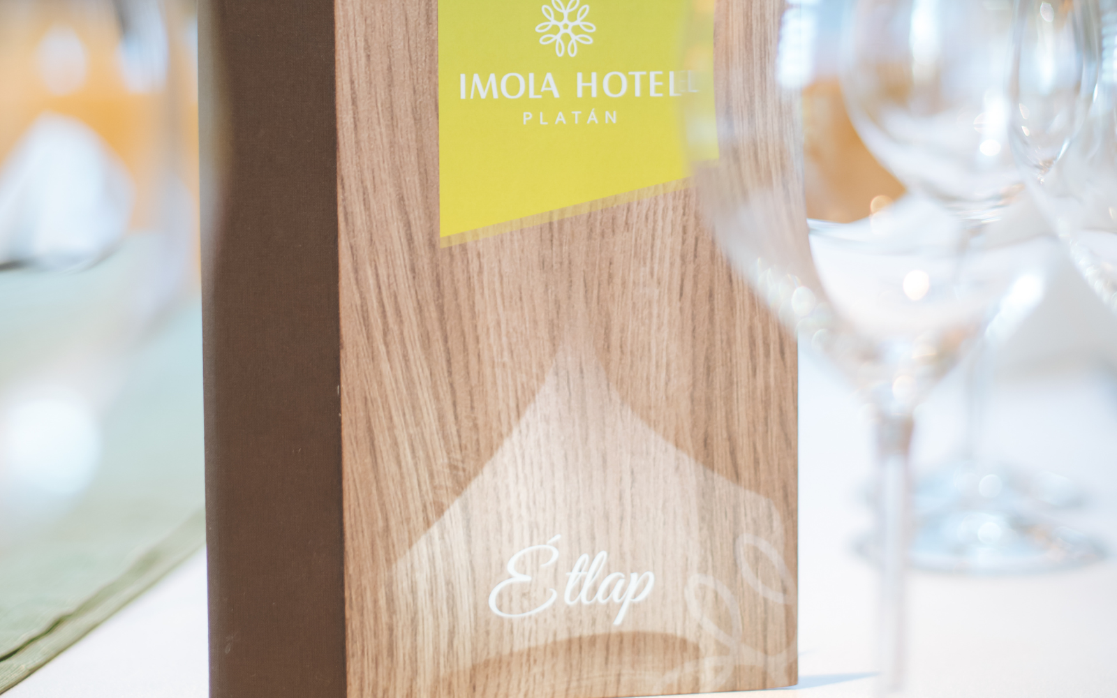 Imola Hotel Platán elegáns éttermi enteriőr