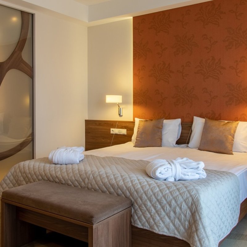 Platán Bed&Breakfast package offer